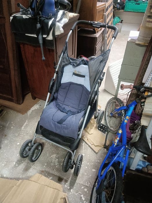 Carrinhos de bebé usados