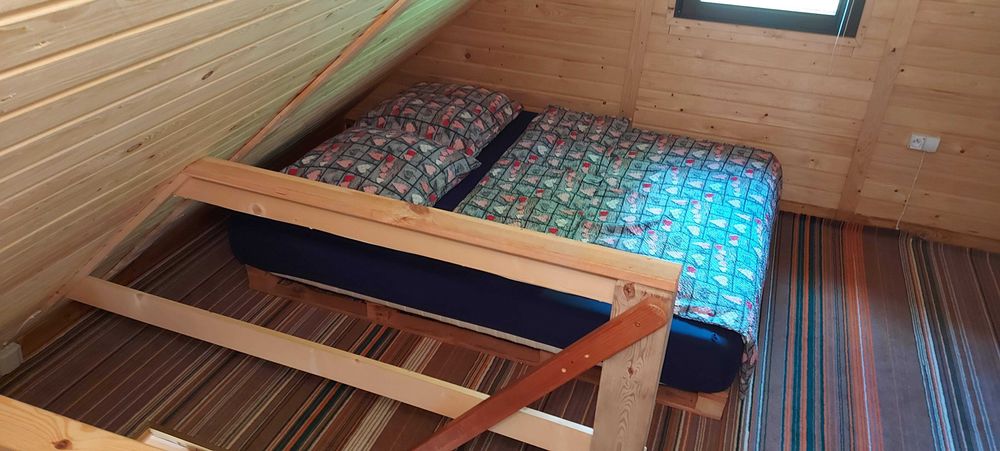 Domek nad Jeziorem Leśniańskim. Okolice Zamku Czocha