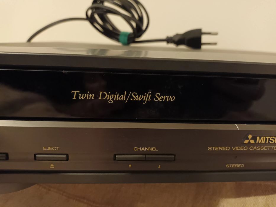 Leitor VHS  para peças (?) Mitsubishi HS-M54