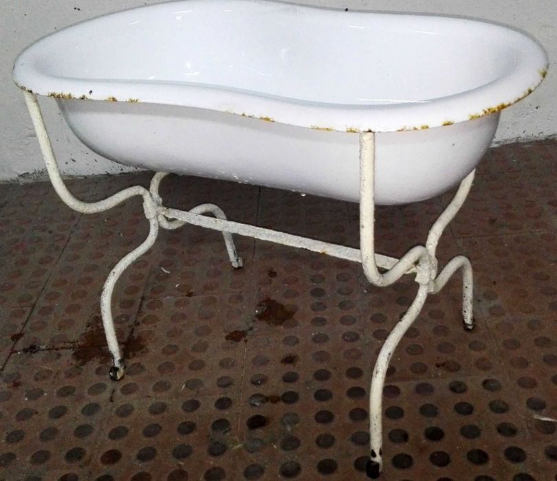 Bidé esmaltado antigo