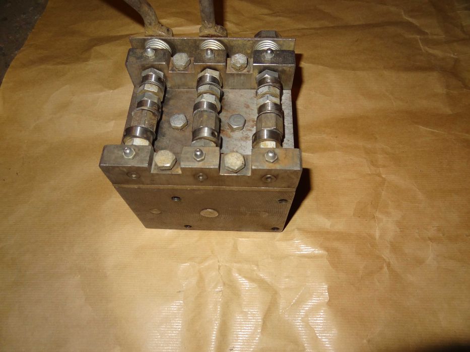 Rozdzielacz hydrauliczny nowy