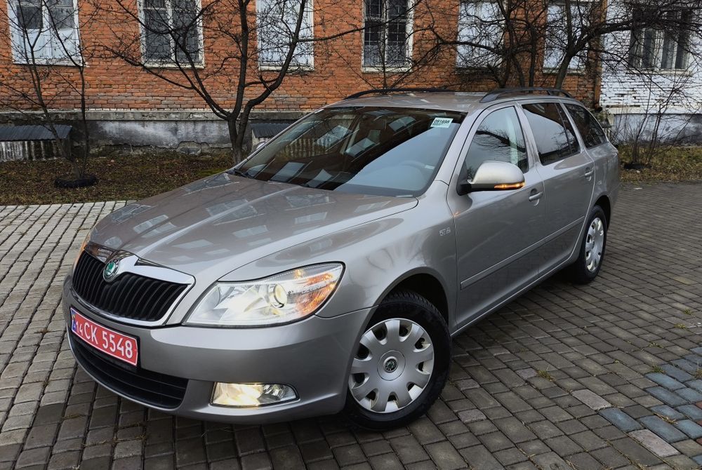 Skoda Octavia 2011 року Свіжопригнана з Австрії 1.6 МПІ mpi Шкода