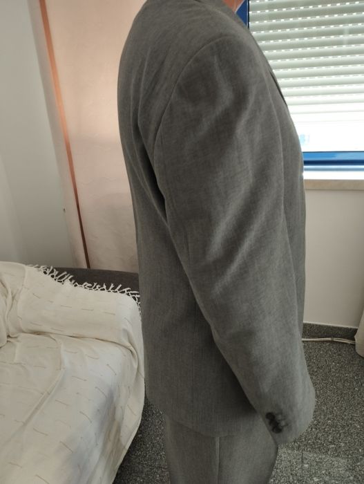 Fato cinza claro tamanho 56 - como novo