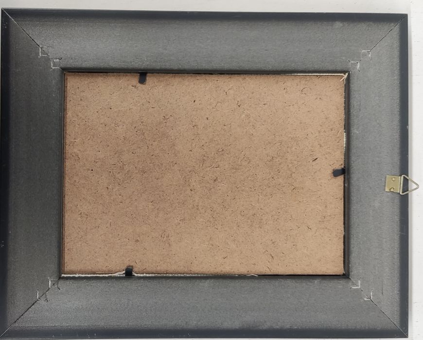 Moldura Dourada trabalhada em ponto cruz