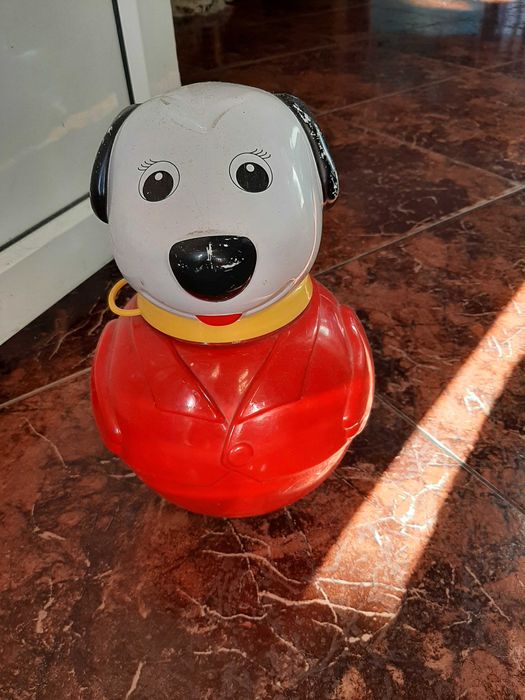 Неваляшка іграшка