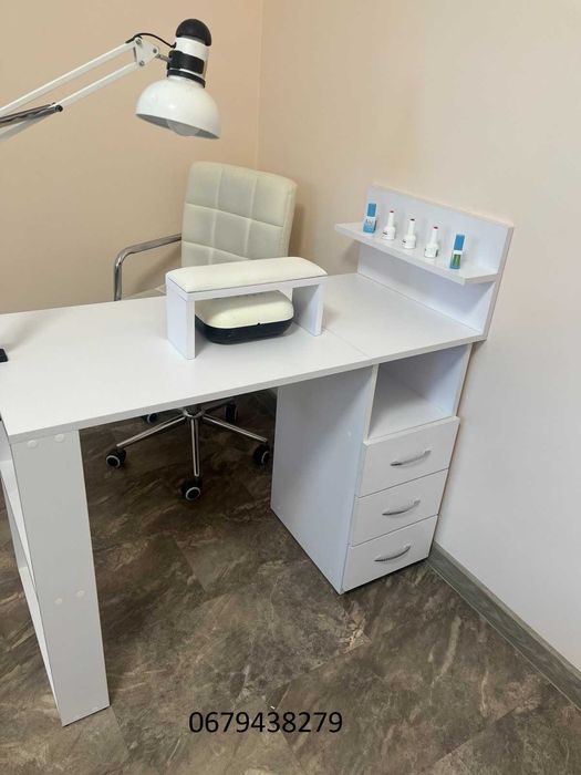 Стіл манікюрний стіл для манікюру.