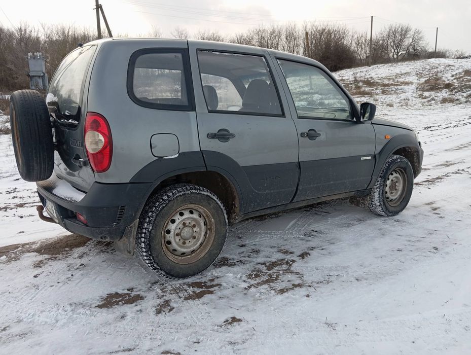 Продам ниву шевролє
