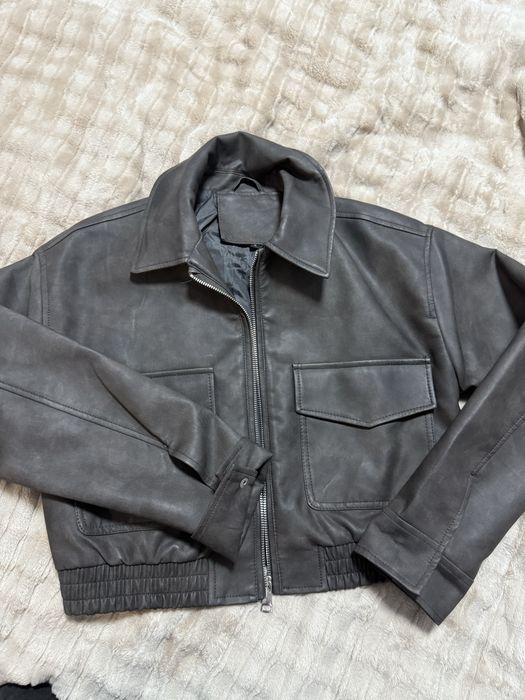 Жіноча укорочена куртка