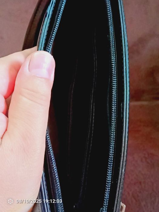 Жіноча шкіряна сумочка, нова, італійського бренду.