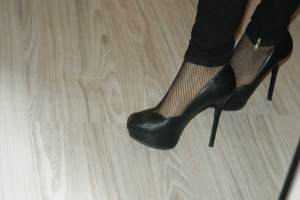 Szpilki ze skóry buty na obcasie 36 Zara czarne platforma na wesele