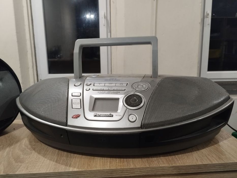 Panasonic сірого кольору