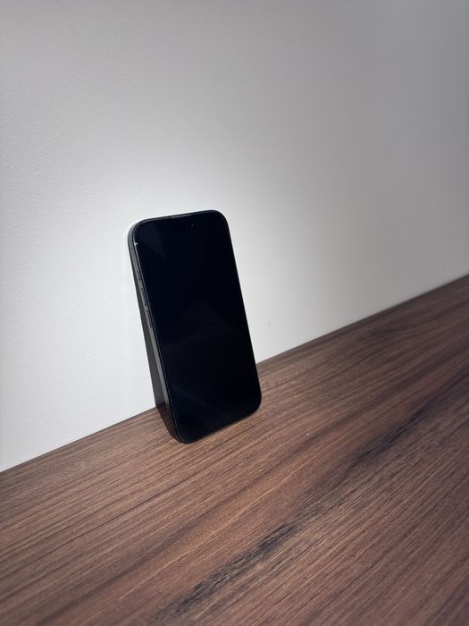 Iphone 15 stan bardzo dobry 82% kondycji bateri