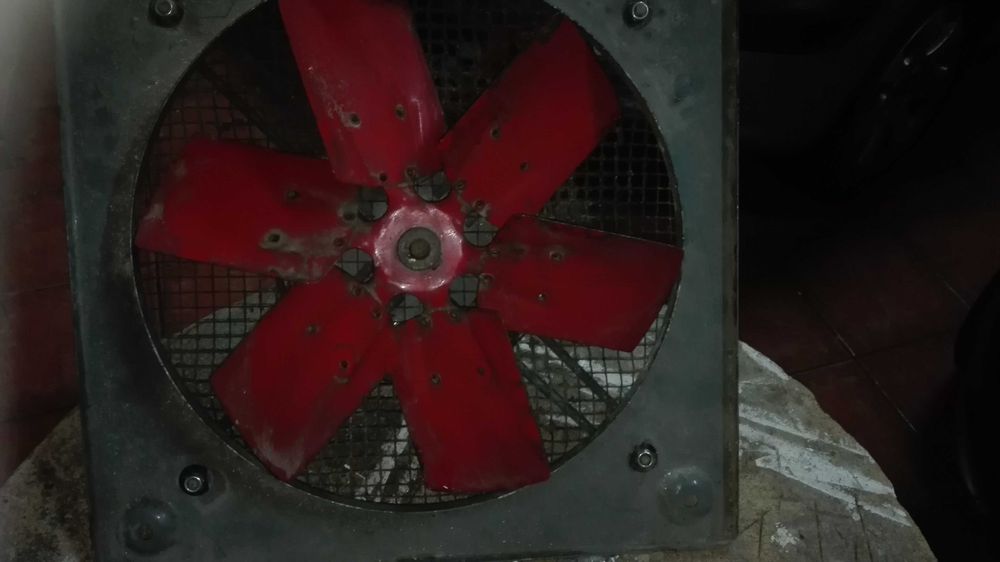 Ventilador da marca S & P em excelente estado