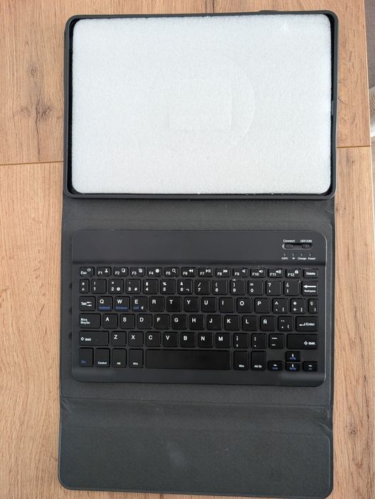 Capa tablet com teclado