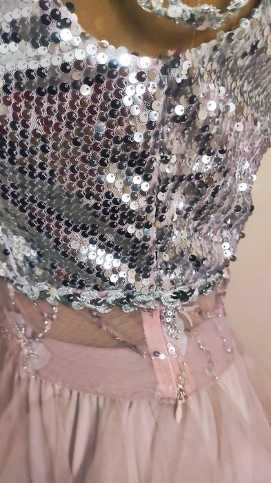 Komplet- cekinowa bluzka i tiulowa spódnica