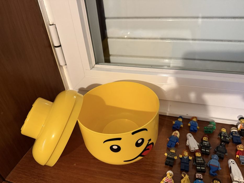 Conjunto de minifiguras lego + armazenamento436679789123348481