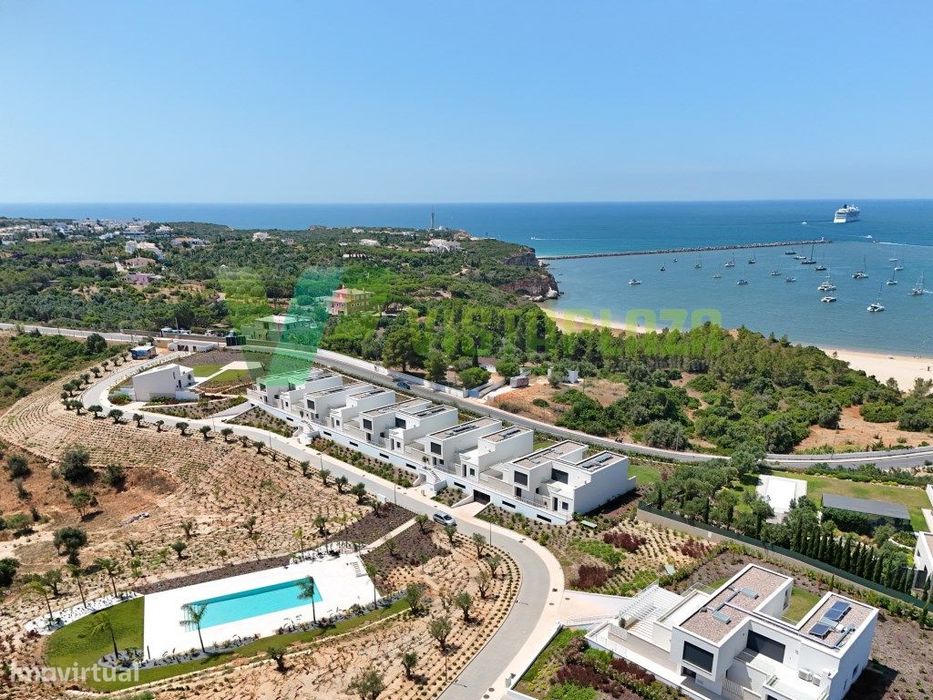 Empreendimento Turístico, Moradia T5 em Condomínio de Luxo, Ferragu...