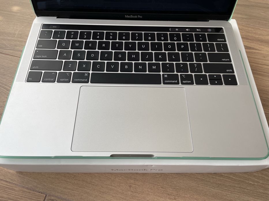 Macbook Pro 13  - 16Gb/512Gb - 2018r - 99 cykli -stan idealny