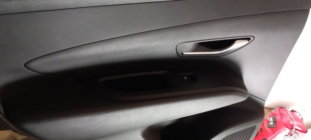 Tapicerka Boczek Drzwi lewy tył Hyundai tucson 4