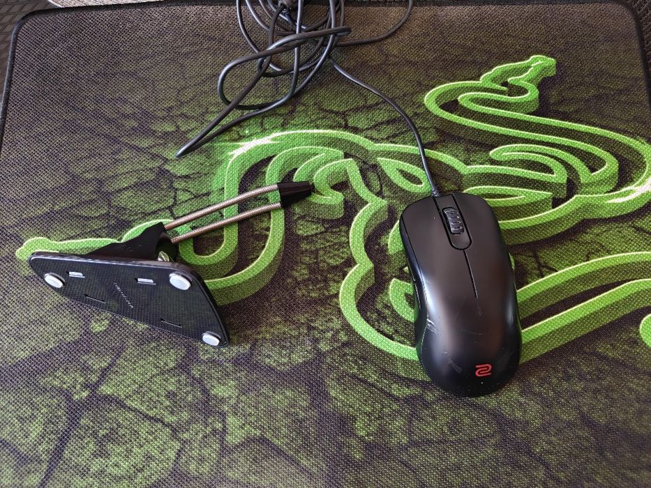 Zowie fk2, bungee i podkładka razer