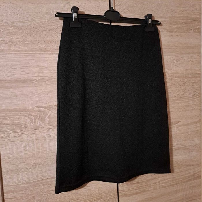 Elegancka spódnica damska czarna prosta / rozmiar L