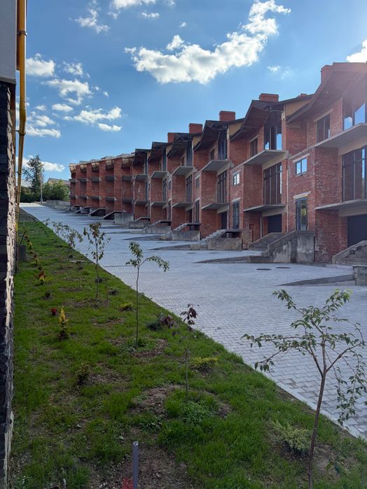 Продаж трирівневого котеджу 185 м² в Котеджному містечку Dolce Vita