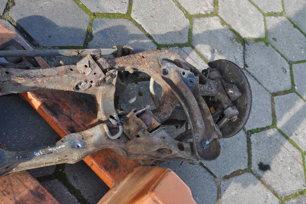 Tylna belka  Opel Insignia 4x4