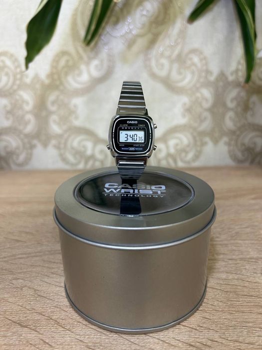 Оригінальний жіночий годинник Casio LA670WA-1D