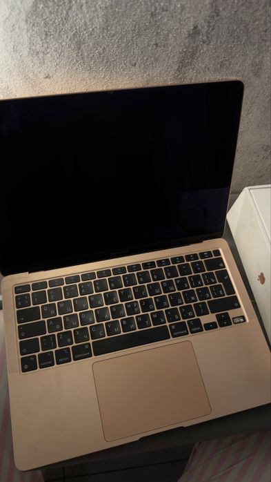 Apple MacBook Air рожеве золото