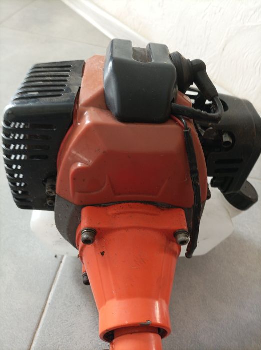 Двигун бензокоси