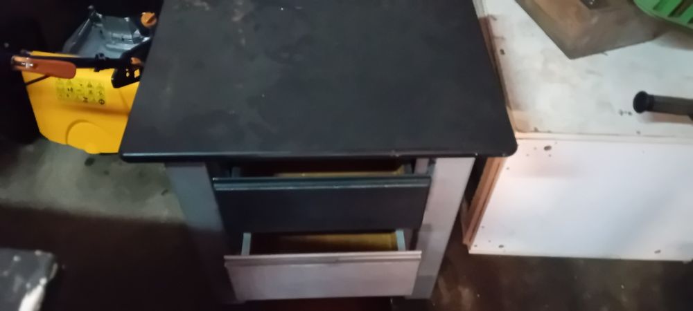 Mesa cabeceira -usada