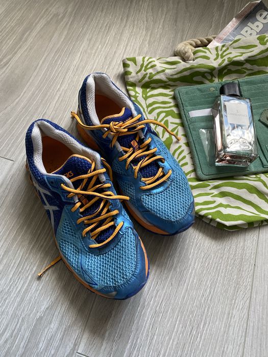 крутые кроссовки asics