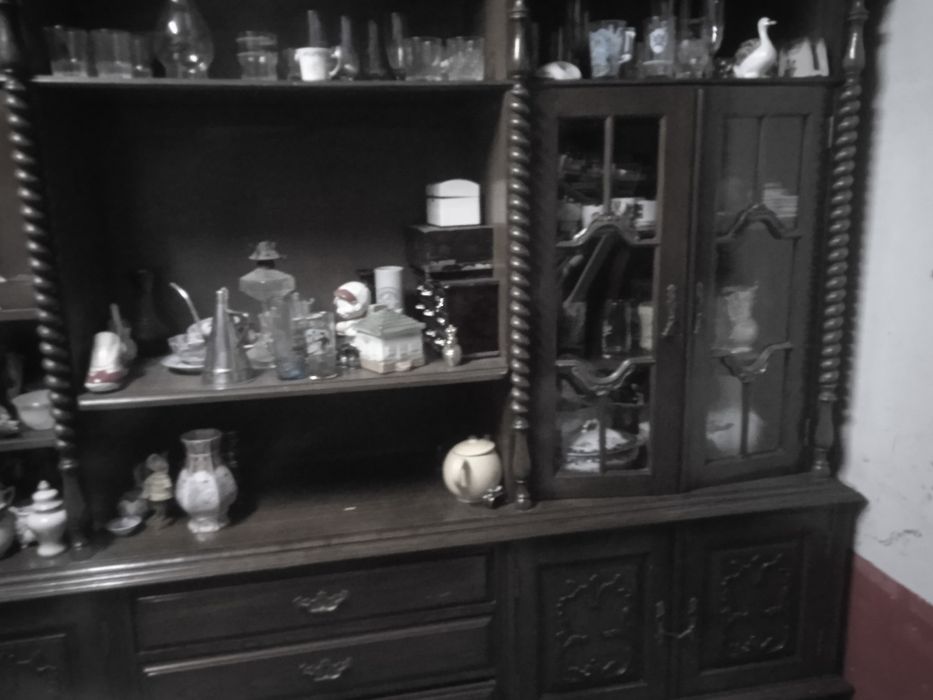 Vendo móvel antigo em madeira maciça