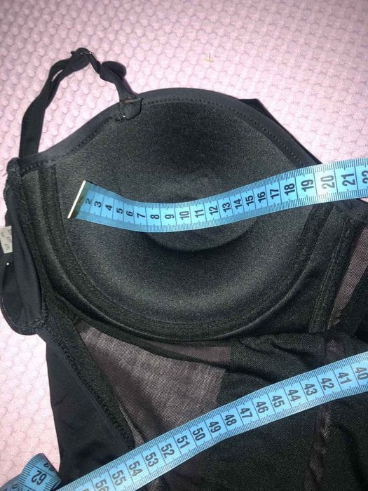 Сдельный черный  купальник р50-52