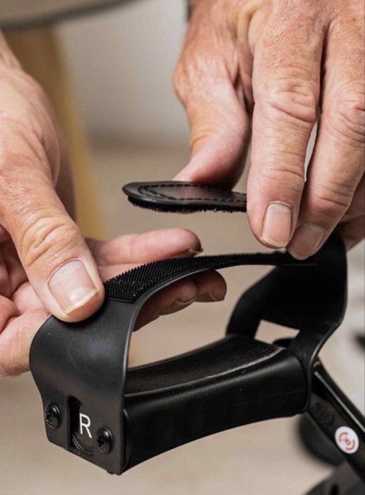 Pedaleira electrica com 12 velocidades e controlo remoto com 5 programas automaticos