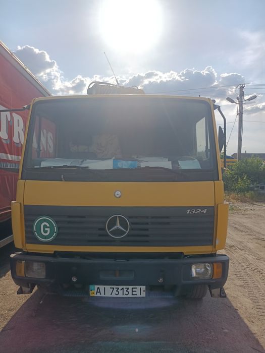 Маніпулятор на базі мерседес 1324