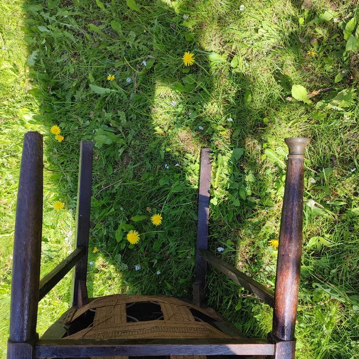 Stare krzesło dębowe