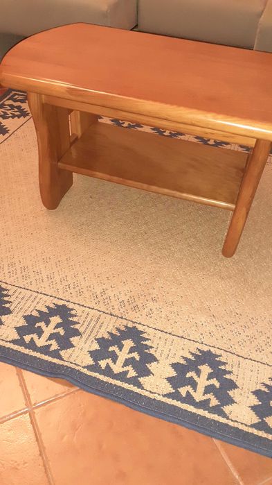 Mesa de centro para sala de estar em Pinho Mel