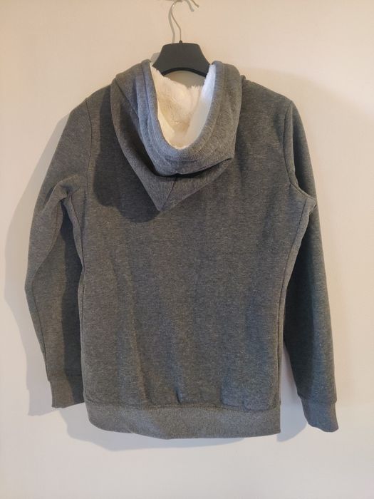 Hoodie com capuz e pelo interior. Mulher, tamanho S.