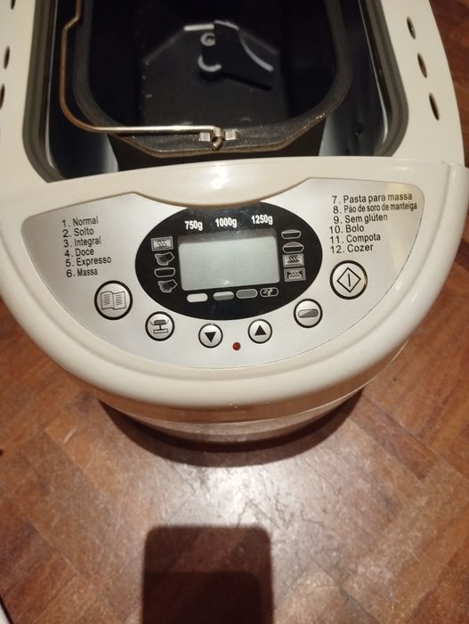 Maquina de fazer pão da SilverCrest com estado bom