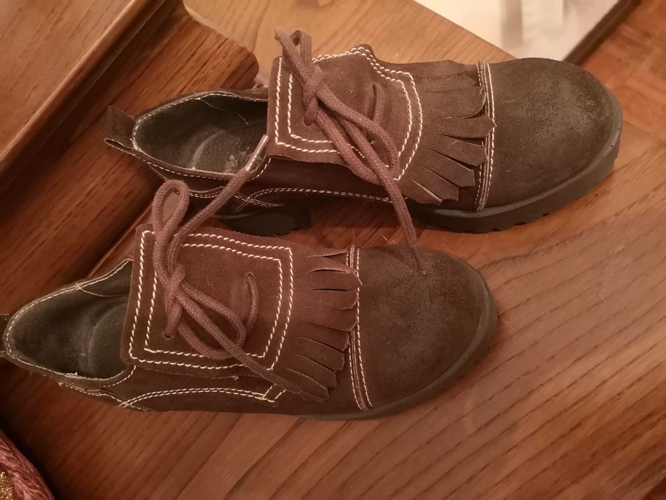 Sapato Castanho Camurça