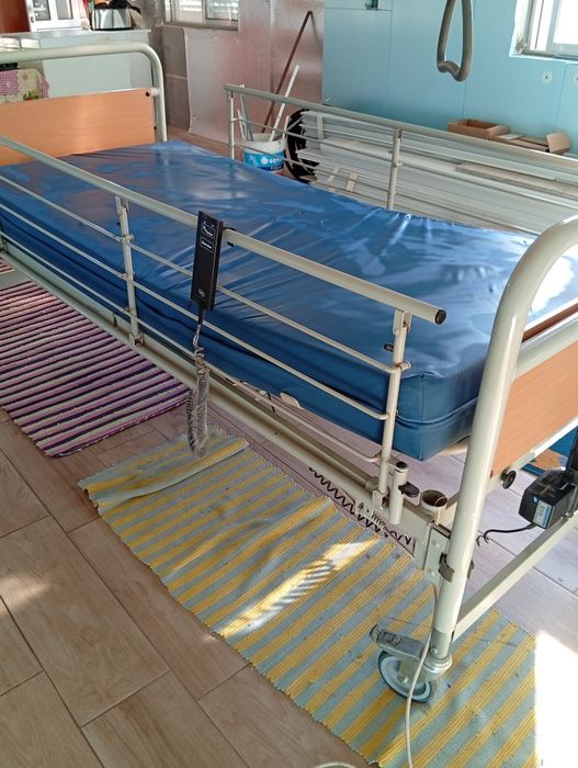 Cama Articulada Elétrica + Cadeira Rodas + Cadeira WC (Como Novos)