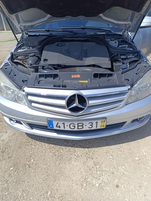 Mercedes Benz C220 CDI do Ano 2008. Só para quem tem bom gosto. Económica, Robusta de um design muito apelativo e com uma durabilidade incontestável.
