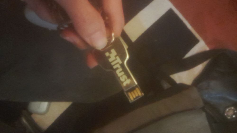 Флешка.      .       .