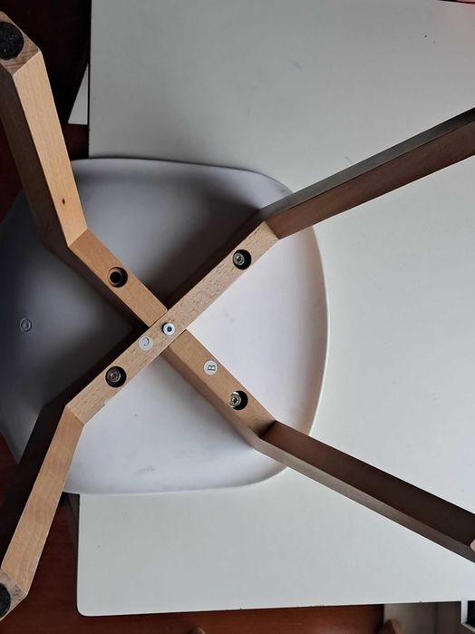 Conjunto de mesa e cadeiras de criança