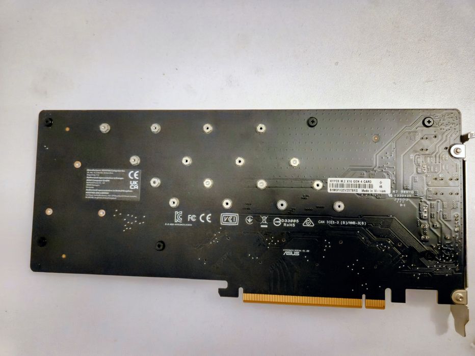 Asus Karta Hyper M.2x16 4 generacji (PCle 4.0/3.0)