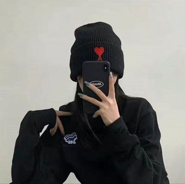 Шапка жіноча Aмі з сердечком