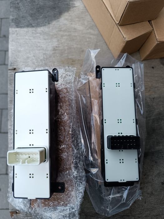 Блок Кнопок склопідіймача Hyundai Sonata NF '06-08 передні ліві