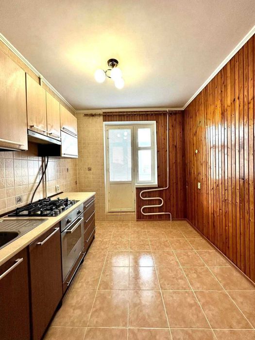 3 кімнатна квартира з ремонтом в Луцьку (33 квартал)