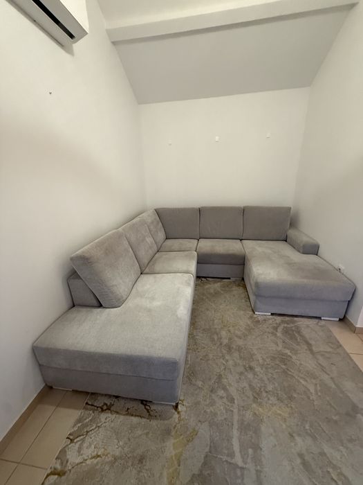 Sofa.